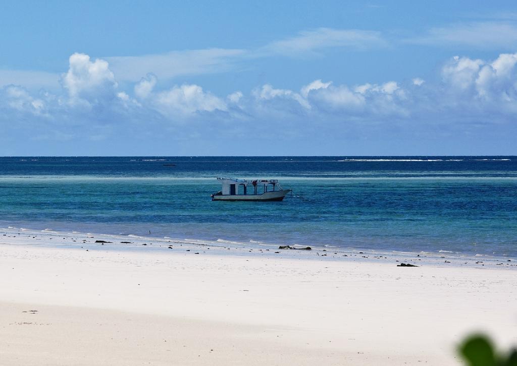 Lantana Galu Beach Diani Beach Bagian luar foto
